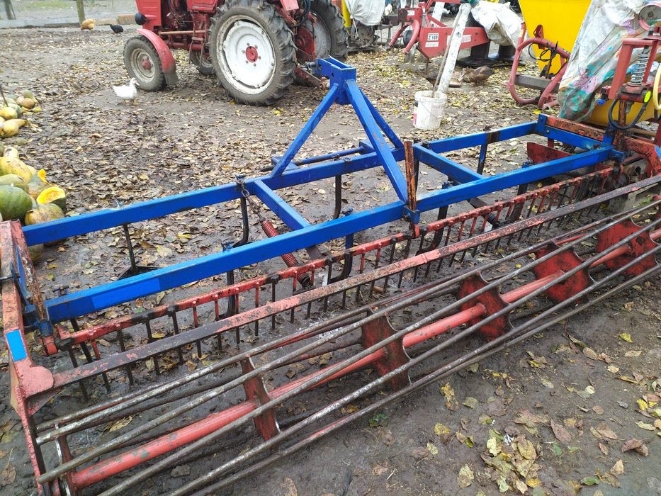 Продам навісний культиватор.