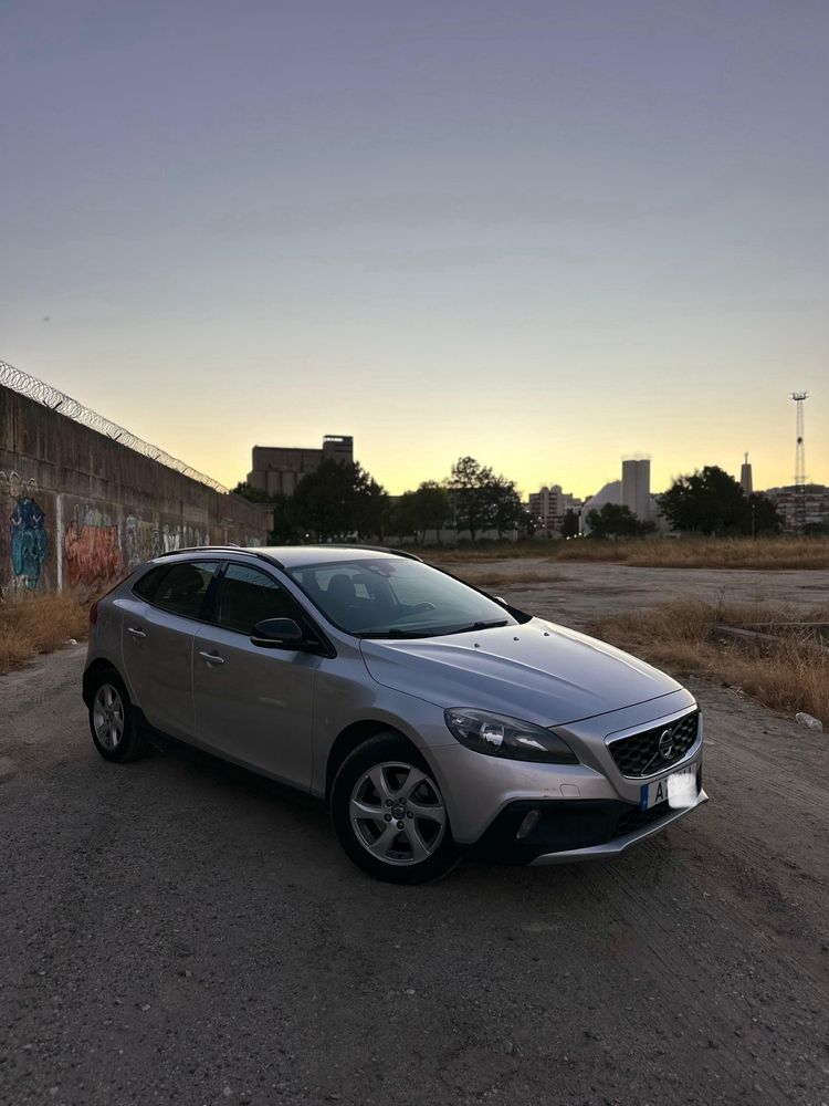 Volvo v40 cross country