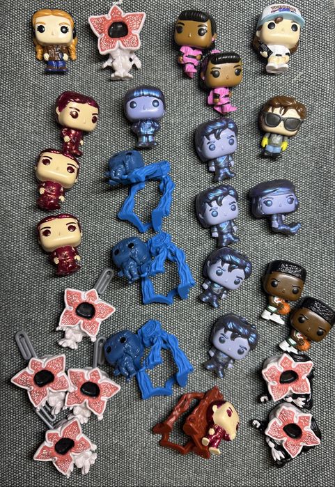 Фігурки з кіндер joy з дивними дивами stranger things