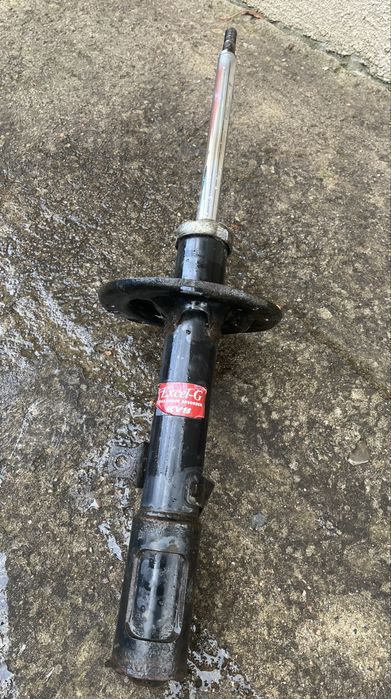 KYB каяба toyota avalon 2005 американка амортизатор задний левый