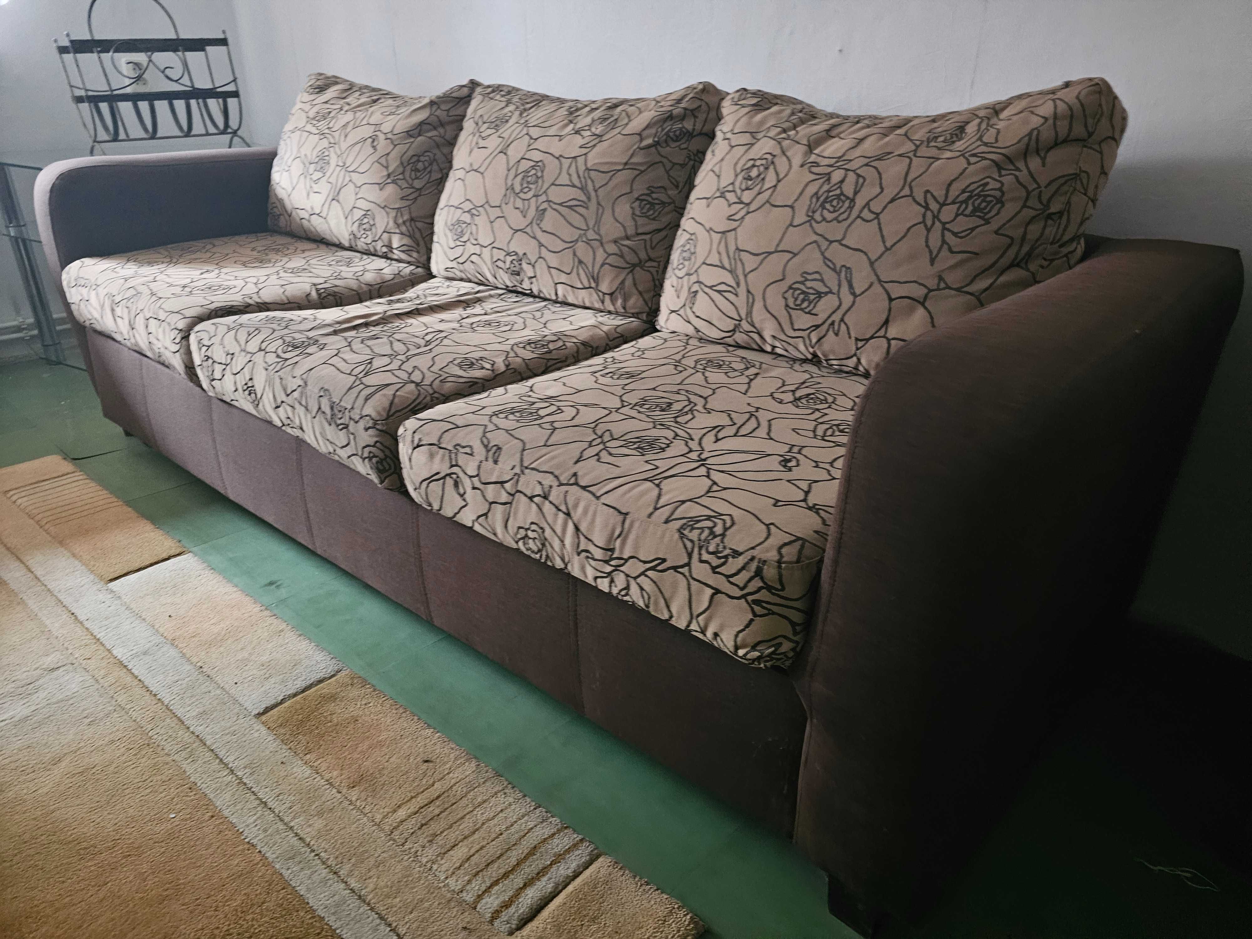 Rozkładany tapczan z poduszkami 220 cm x 80 cm x 65 cm Świnoujście