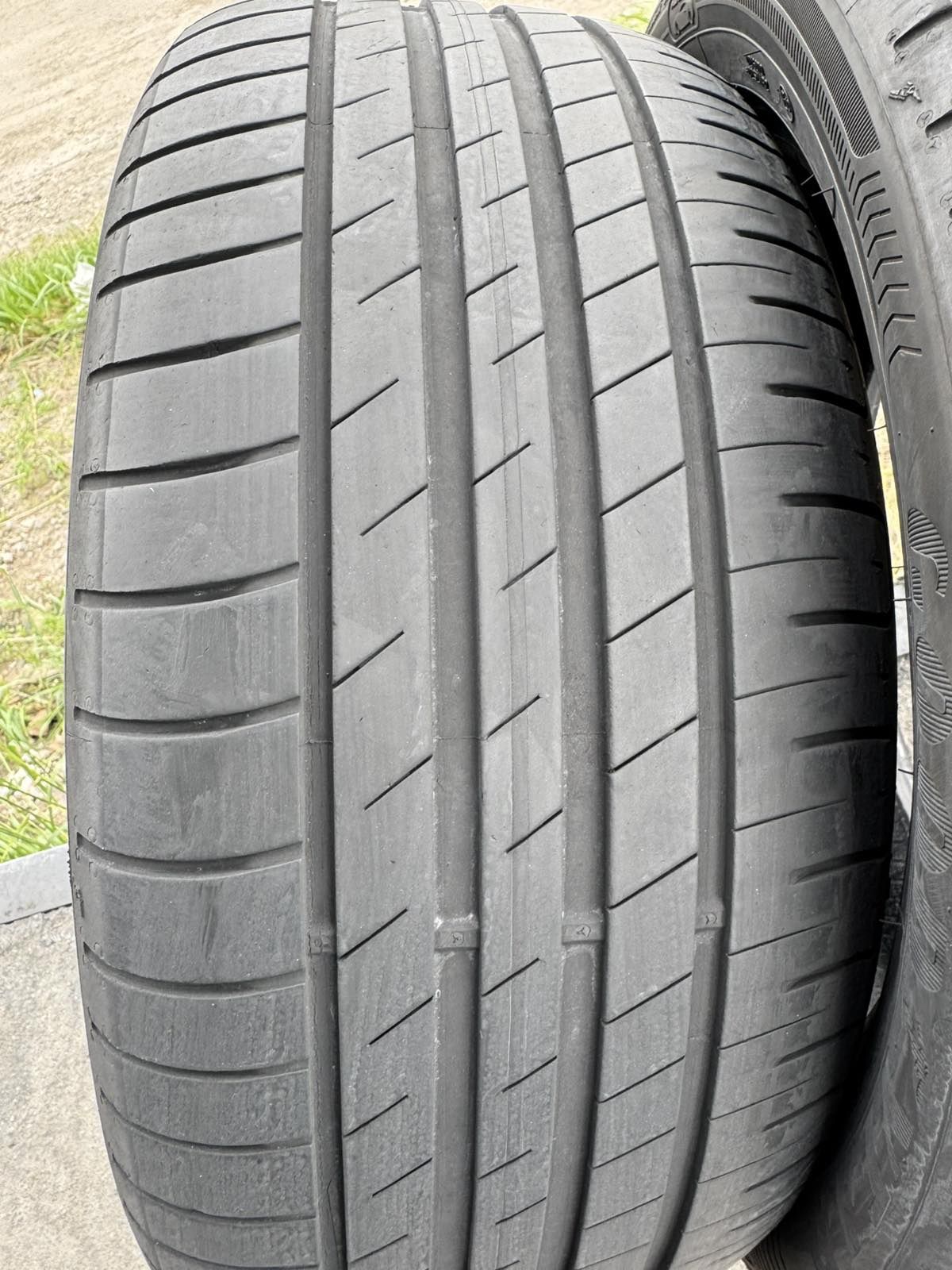 Літні шини Goodyear 225/50 R17