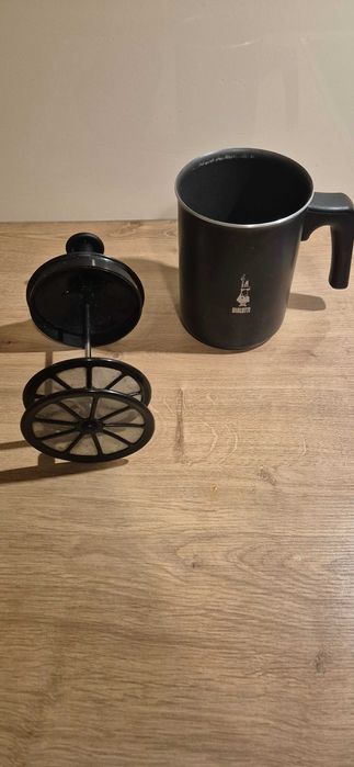 Manualny spieniacz do mleka Bialetti