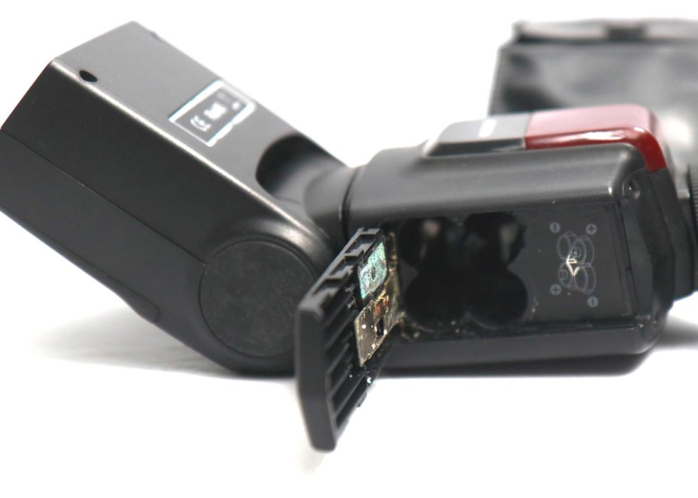 Flashes Neewer TT560 Speedlight e Canon Speedlite 300EZ (Não ligam)