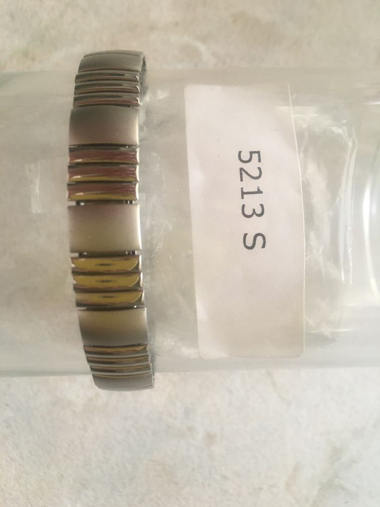 Varias pulseiras novas