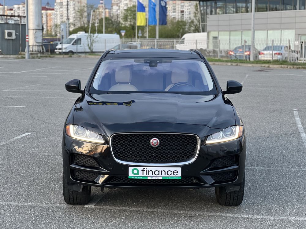 Jaguar F-Pace в Києві