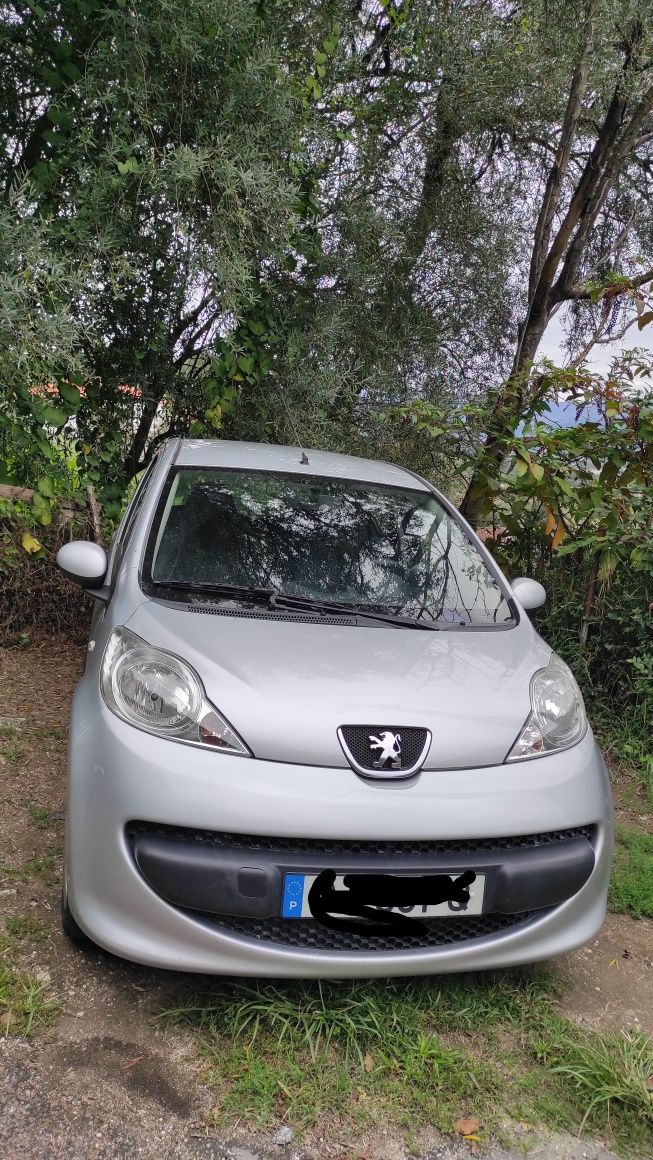 Peugeot 107 1.0 – 2008 em ótimas condições