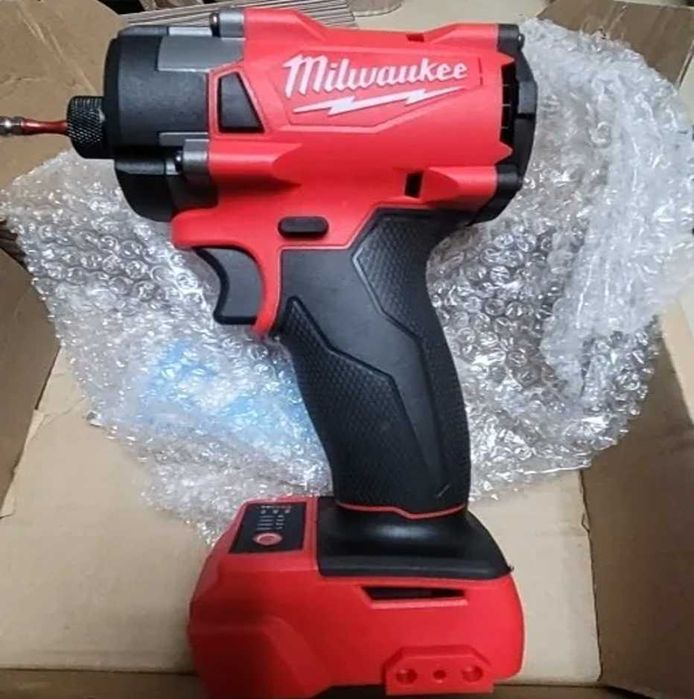 Импакт Milwaukee Brushless 18V — бесщёточный ударный шуруповёрт 300Н/м