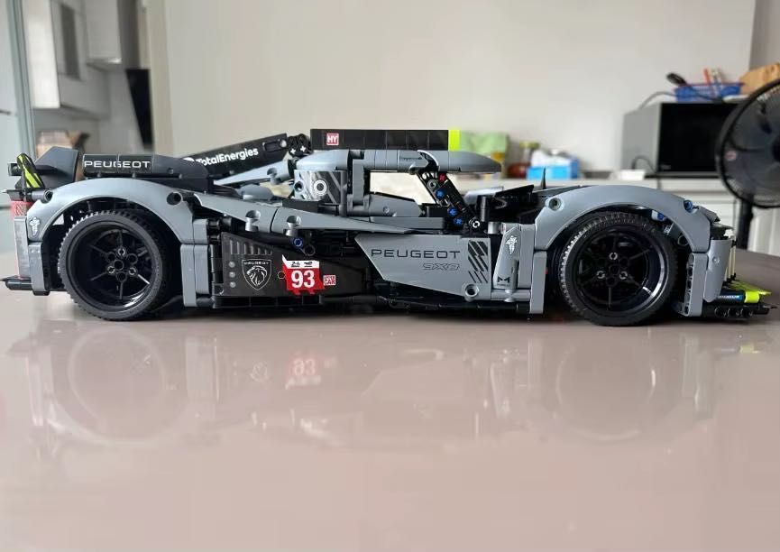 Lego Technic Peugeot 9X8 24H Le Mans Hybrid Hypercar 42156 Novo Selado