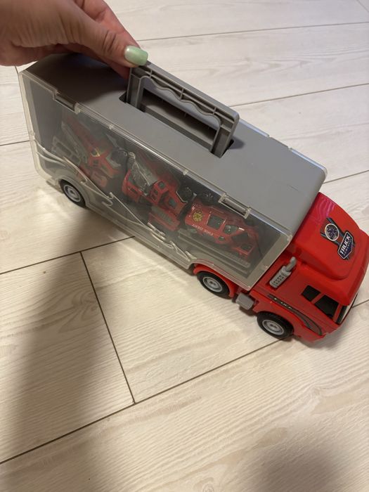 Продам трейлер з машинками