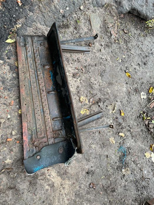 Подножка Б\У. !.