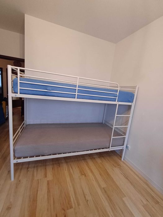 Łóżko piętrowe z materacamiPrawie nowy. Używany przez 4 miesiące.