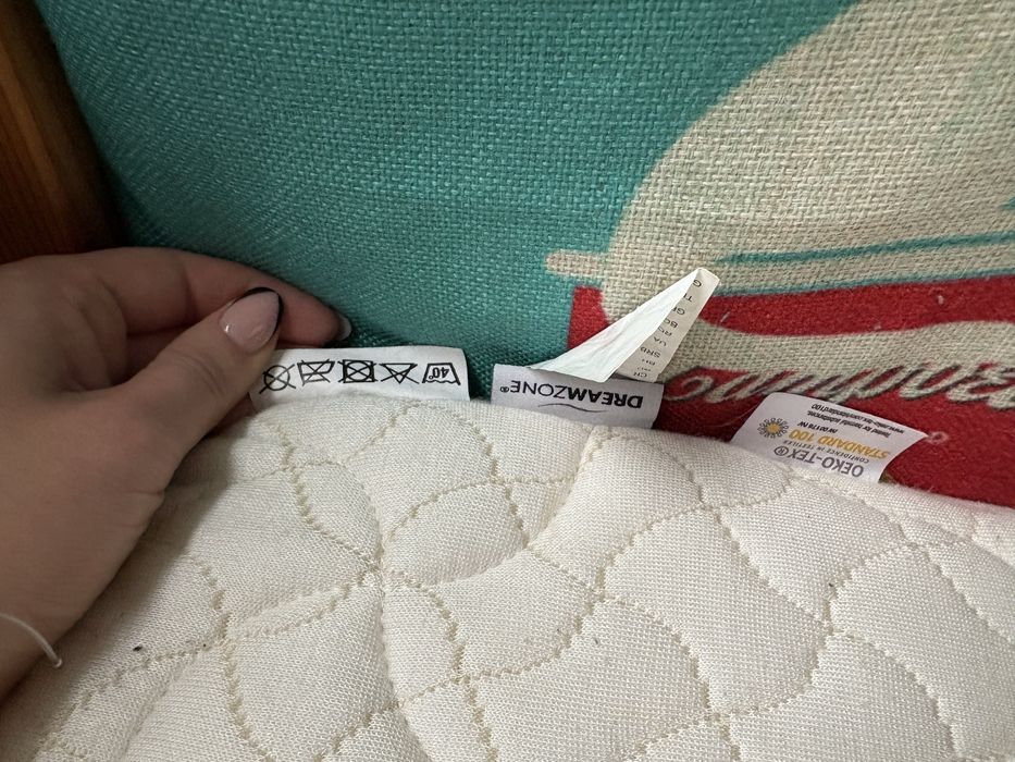 Łożko rama z materacem 140x200