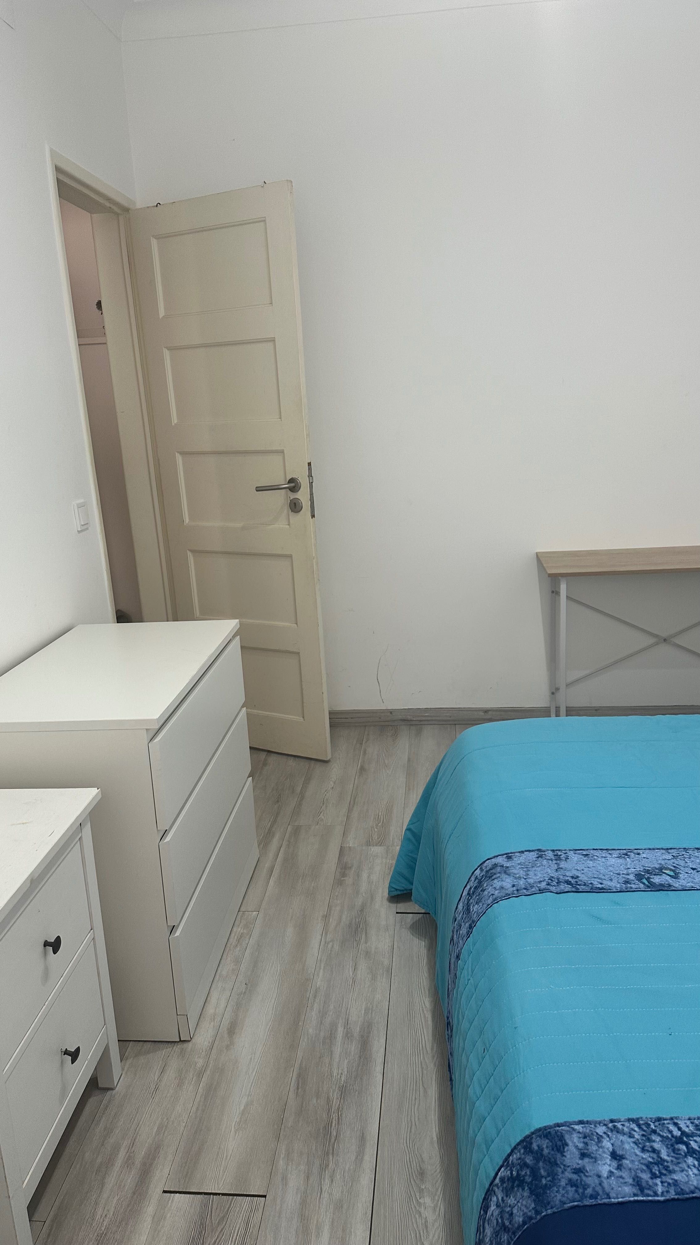 Quarto disponível Queluz-Belas só para mulheres 360€ 3min da estação.