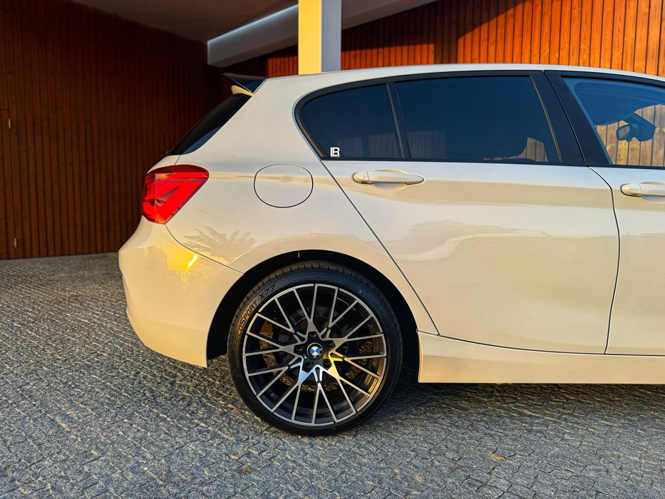 BMW 116d Sport Line - Desde 245€ Mês