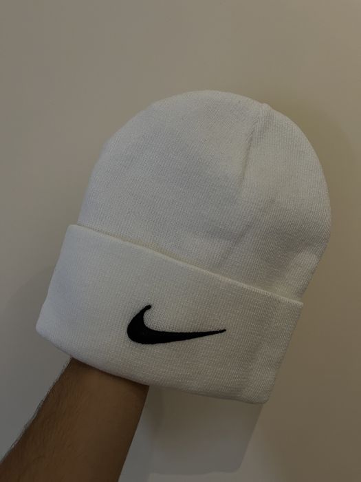 Biała czapka Nike nowa