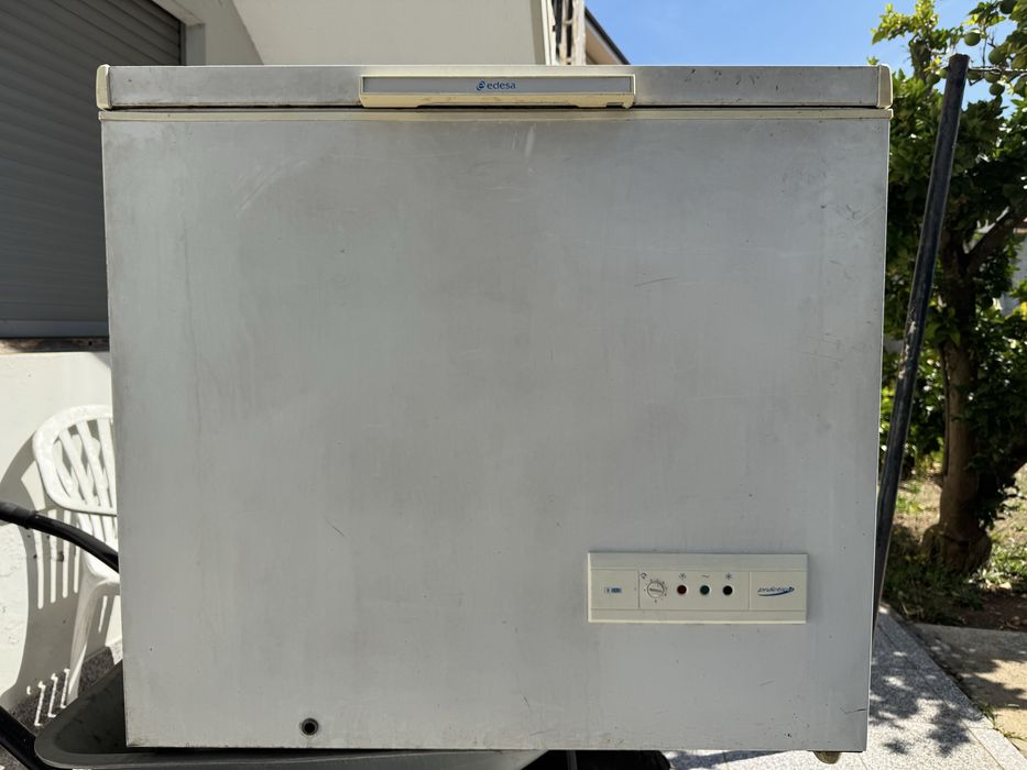 Arca congeladora a funcionar bem