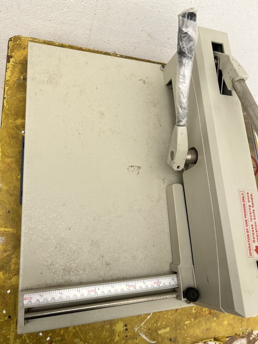 KW-Trio 3943 – Guilhotina Profissional Heavy Duty