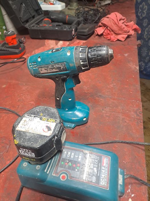 Шуруповерт макіта