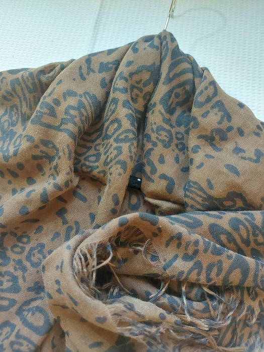 Lenço quadrado - Animal print Castanho e Preto.