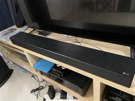 Soundbar LG SN7Y completa com colunas traseiras- Dolby Atmos + DTS-X