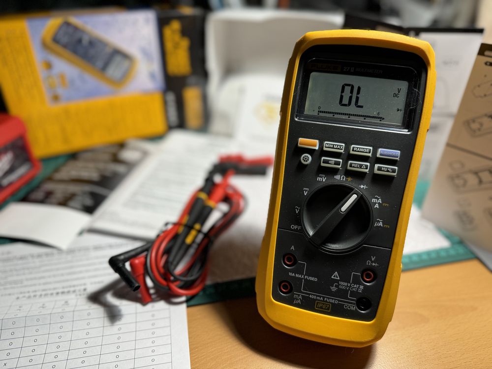 Мультиметр Fluke 87 v max защита ip67 800 часов от батареек