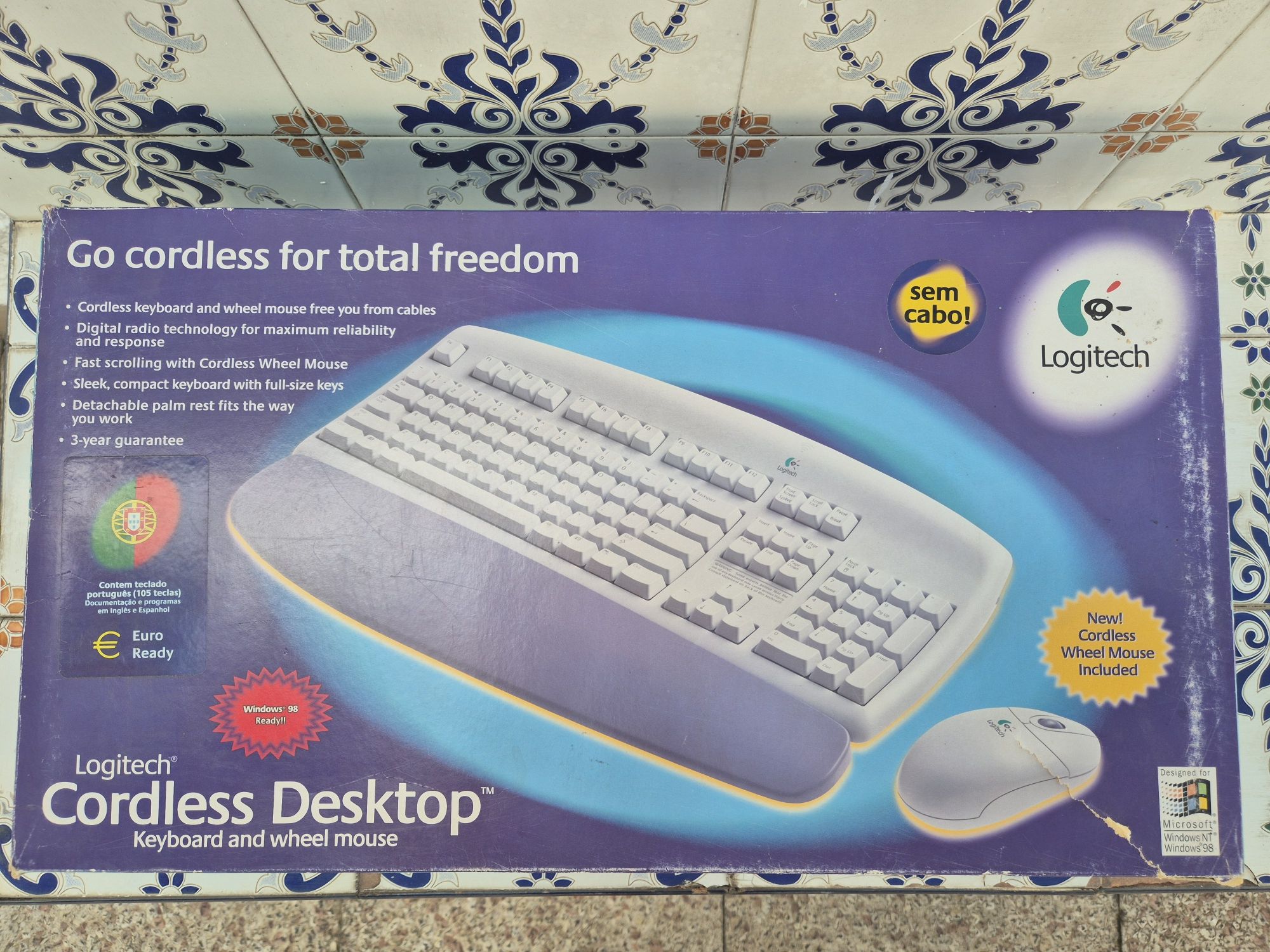 Rato e teclado sem fios Logitech Cordless Desktop