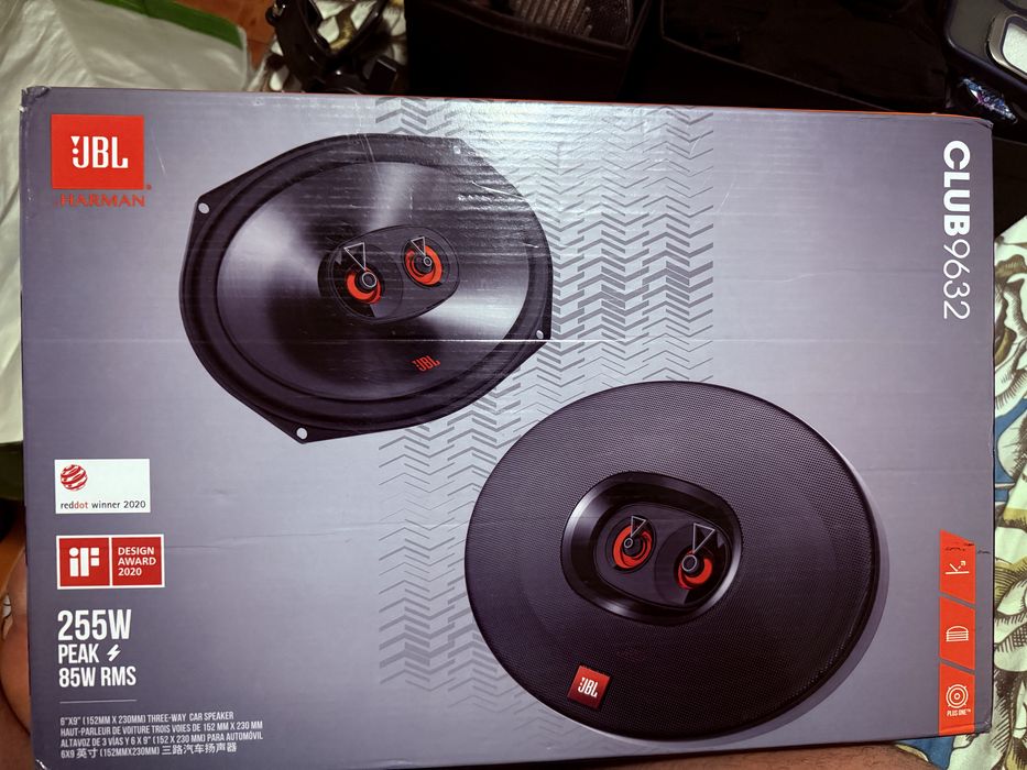 Colunas JBL novas