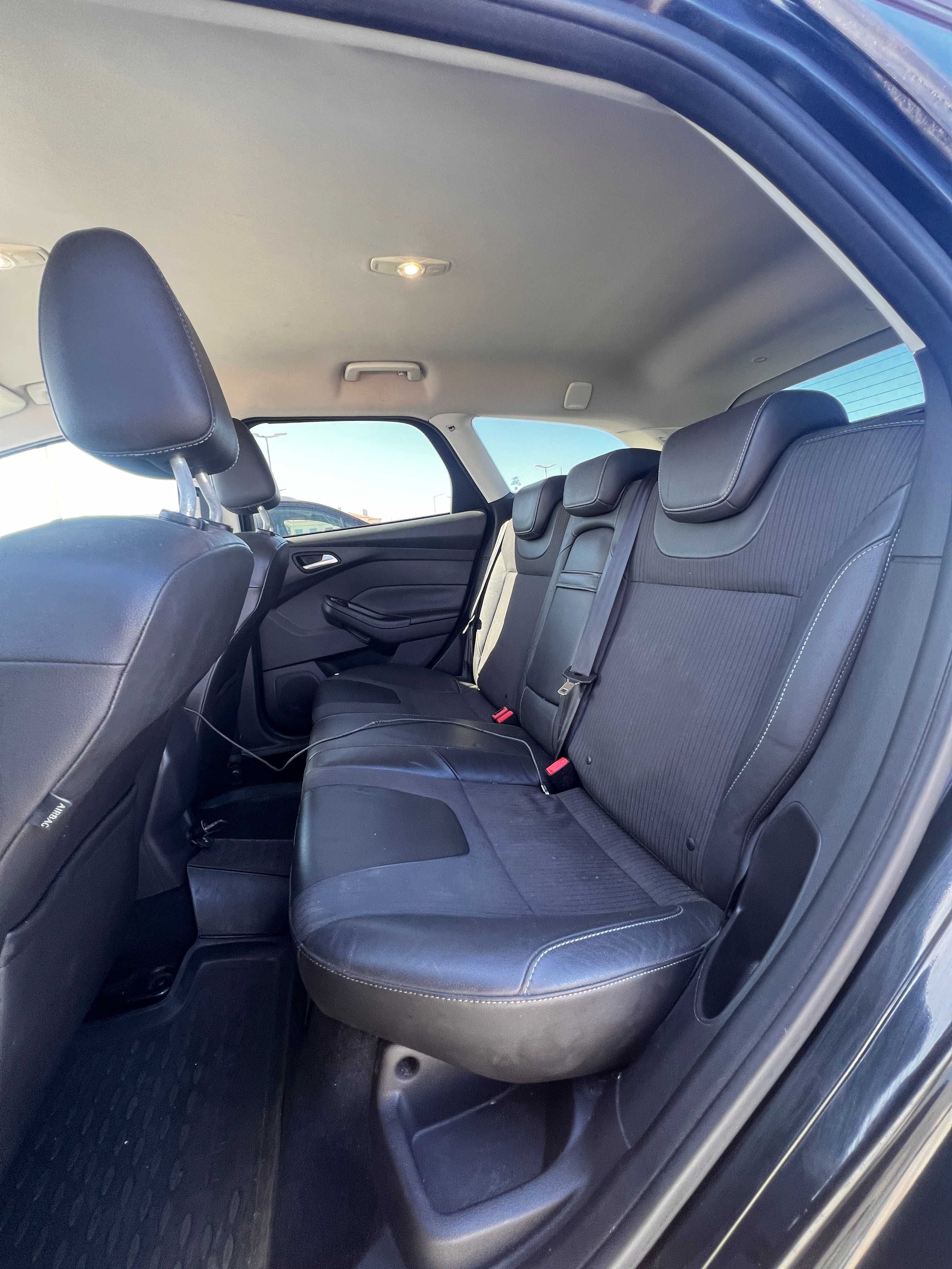 Ford Focus SW 1.6 Titanium 2011 – Full extras, económico e espaçoso