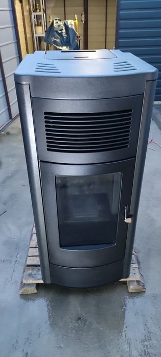 Kominek piec piecyk na pellet z płaszczem wodnym