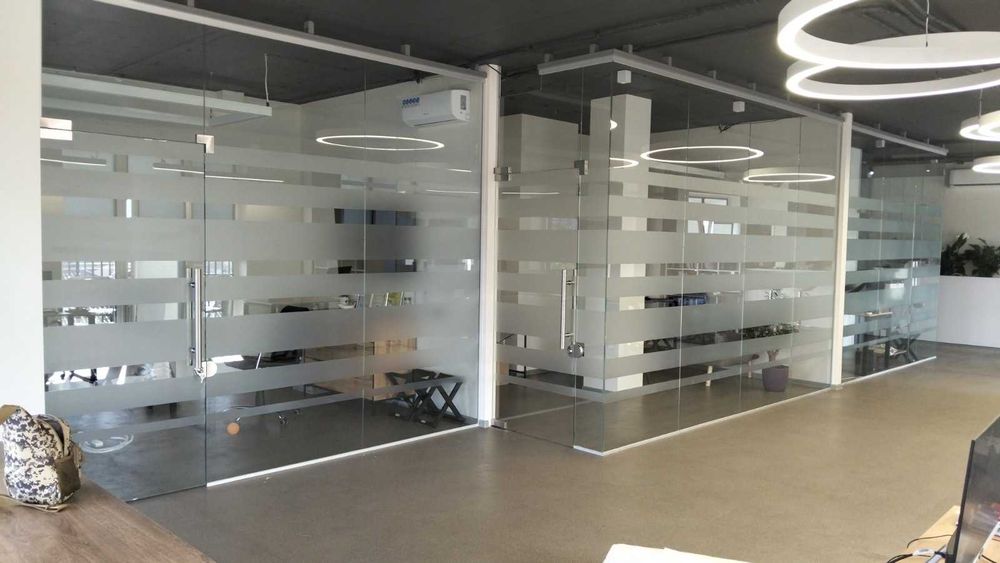 Печать баннера, банер, пленка, наклейки, монтаж, вывески, дизайн