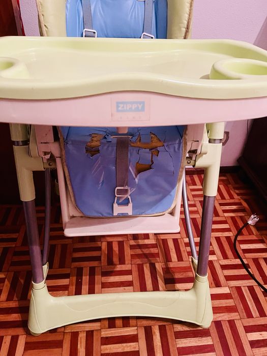 Cadeira de refeição para bebé