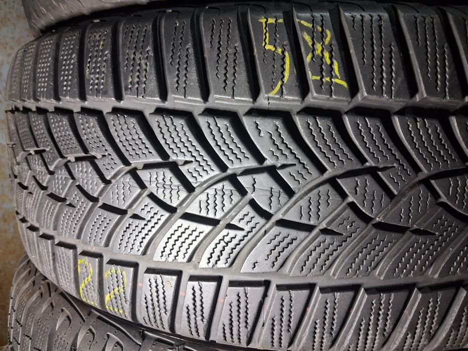 Шини 215/55 17 Goodyear UltraGrip Performance комплект зима