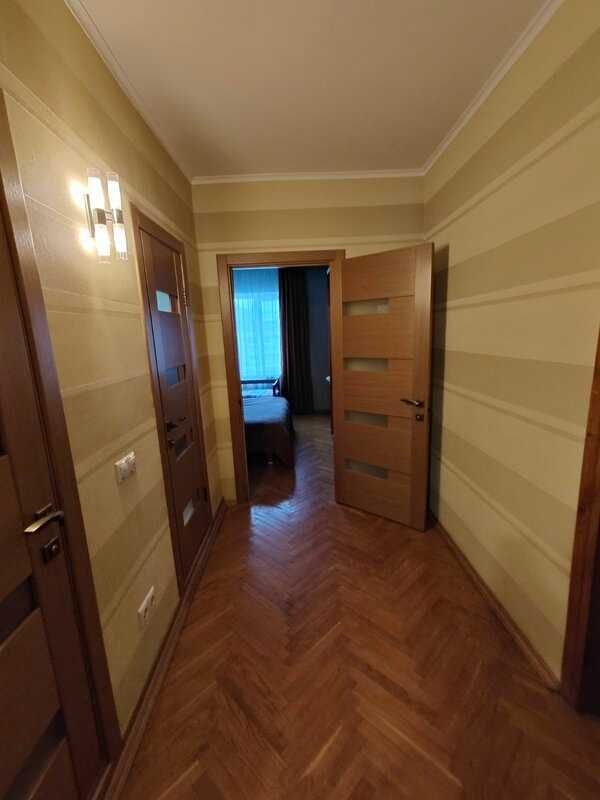 Продаж 3-к квартири  Харківське шосе,  180/21  /єВідновлення /