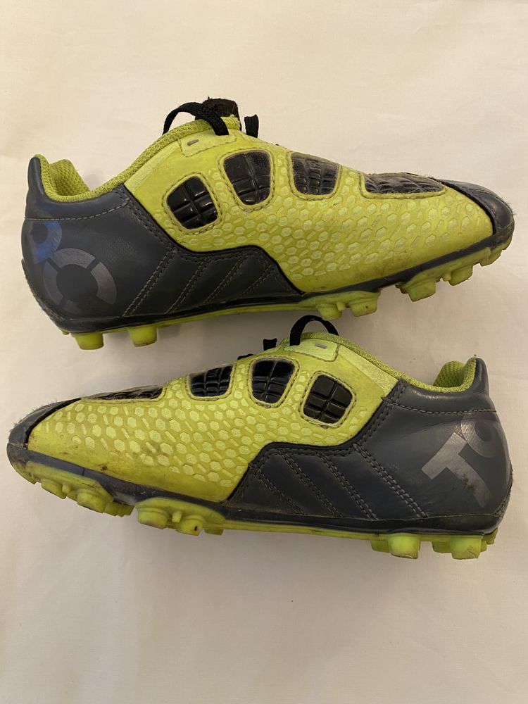 Nike футбольные бутсы 28 размера