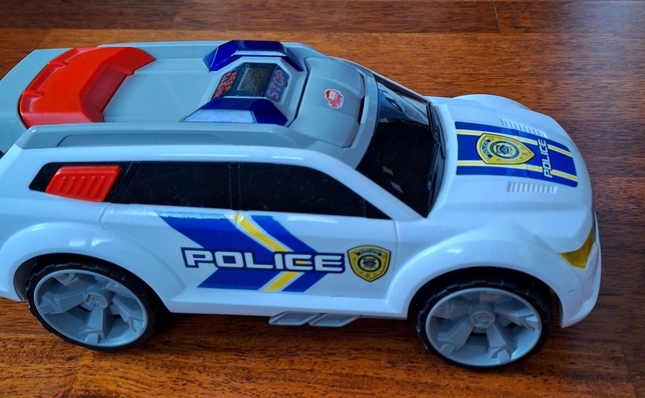 Wóz policyjny z efektami dźwiękowymi