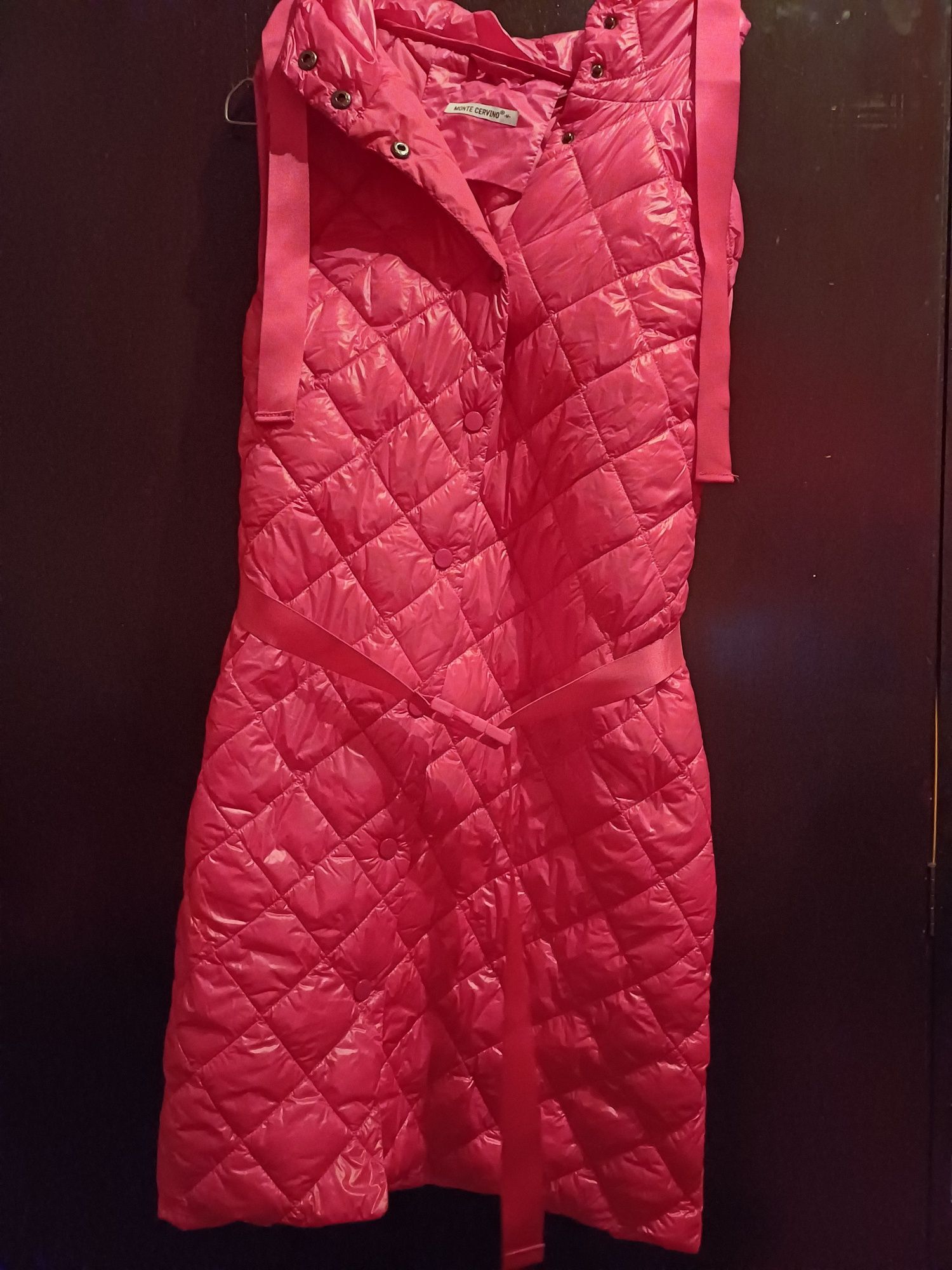 Colete rosa  com capuz