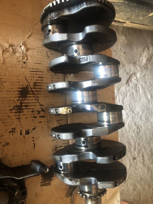 Поршня в зборі . колінвал на VAG B7 1.9 тді