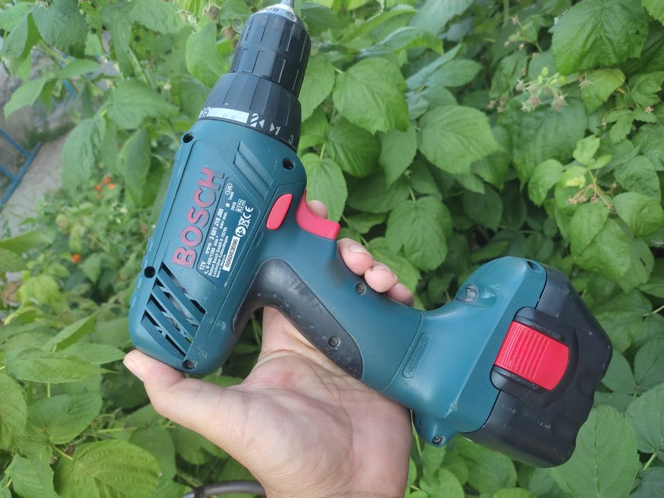 BOSCH GSR 12-2 Professional - акумуляторна дрель-шуруповерт.