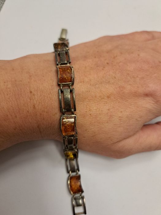 Bransoletka srebrna z bursztynami