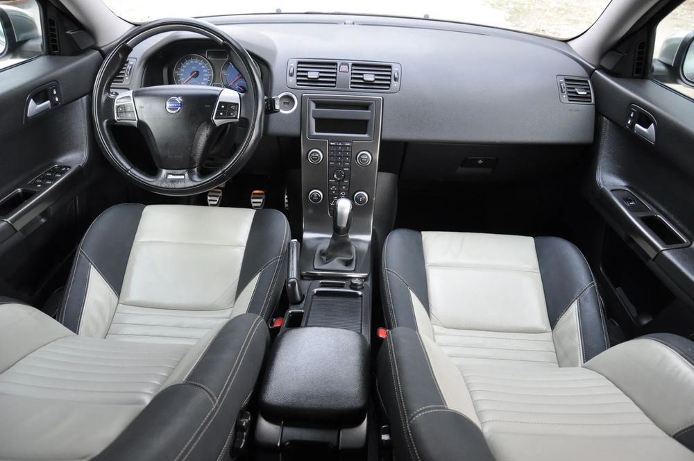 Volvo V50 ROK 2008-CZARNE LIFT*R-Design v50*Motor-2.0*KREM-SKÓRY*Alu17*Gwarancja