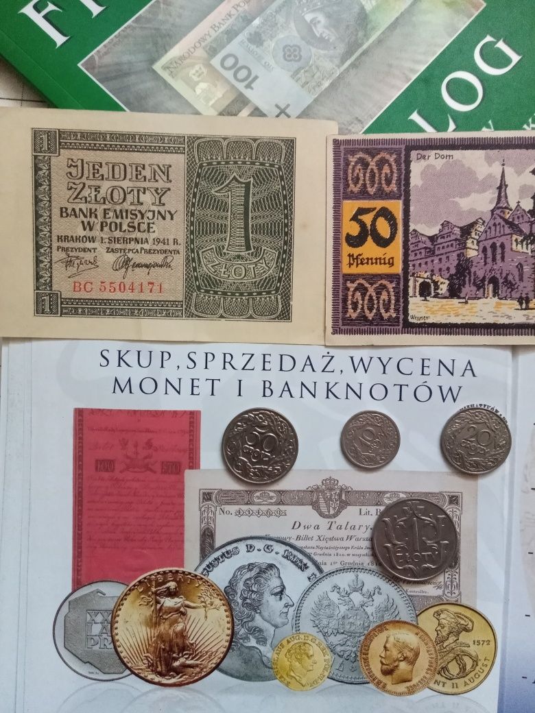 Zestaw monet i banknotów