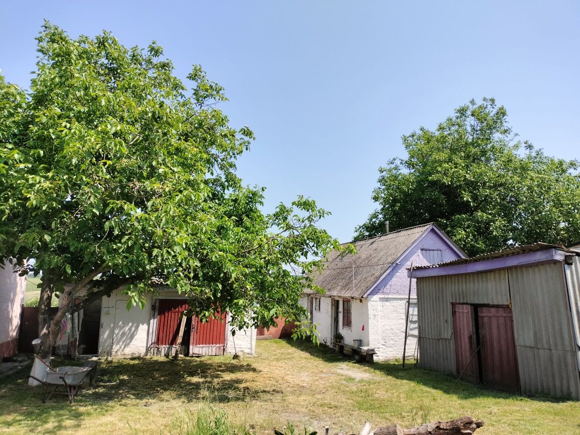 Продам будинок з меблями та всіма зручностями з виходом до водойми