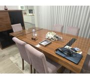 Vendo mesa 160x110 e extensível, folha de Nogueira, alto brilho.