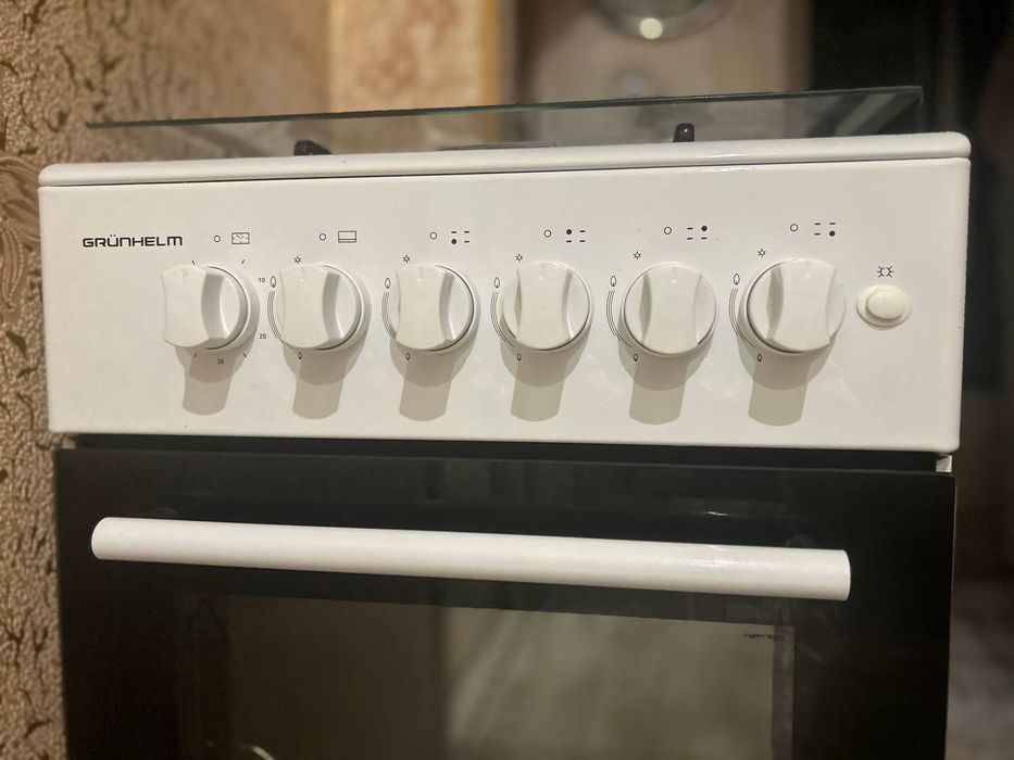 Продам кухонну плиту Grunhelm