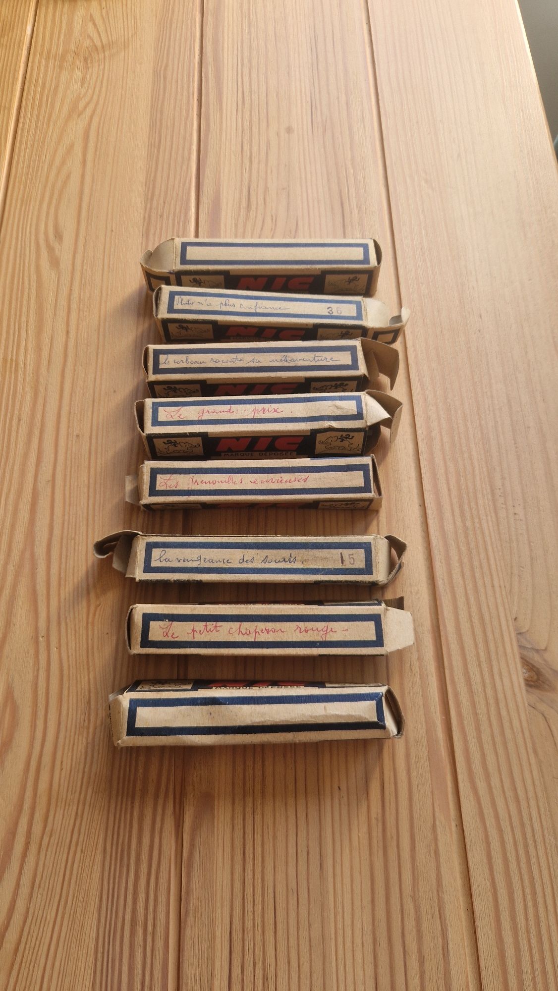 Filmes antigos em papel para projetor Nic