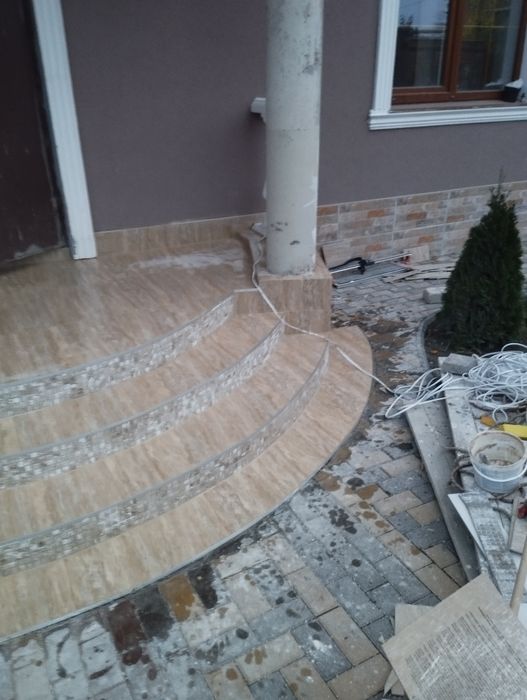 Строитель плиточник