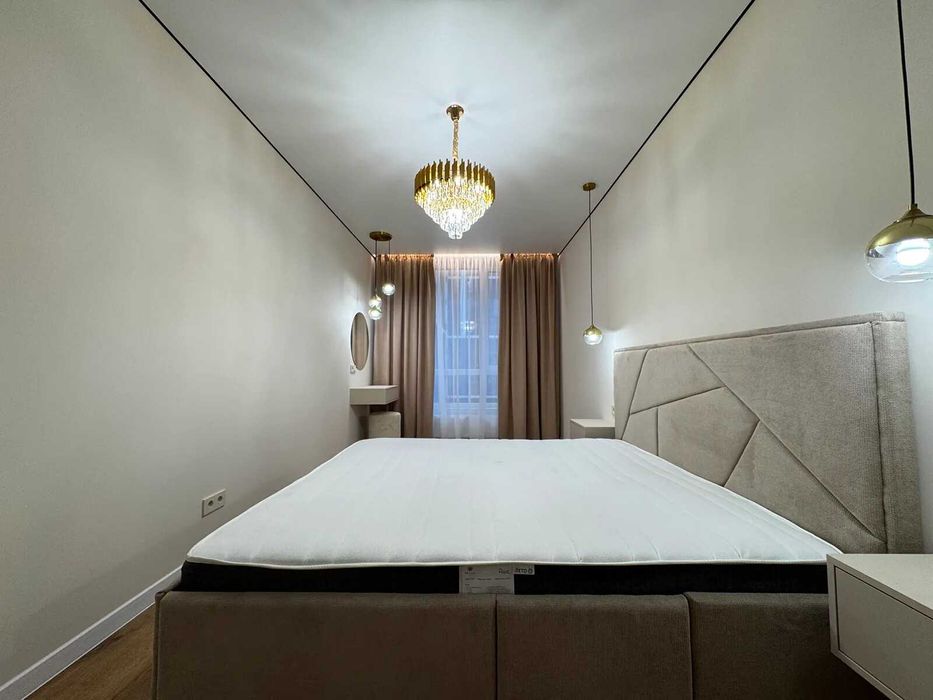 Терміново! Укомплектована двокімнатна поблизу ТРЦ "Veles Mall"