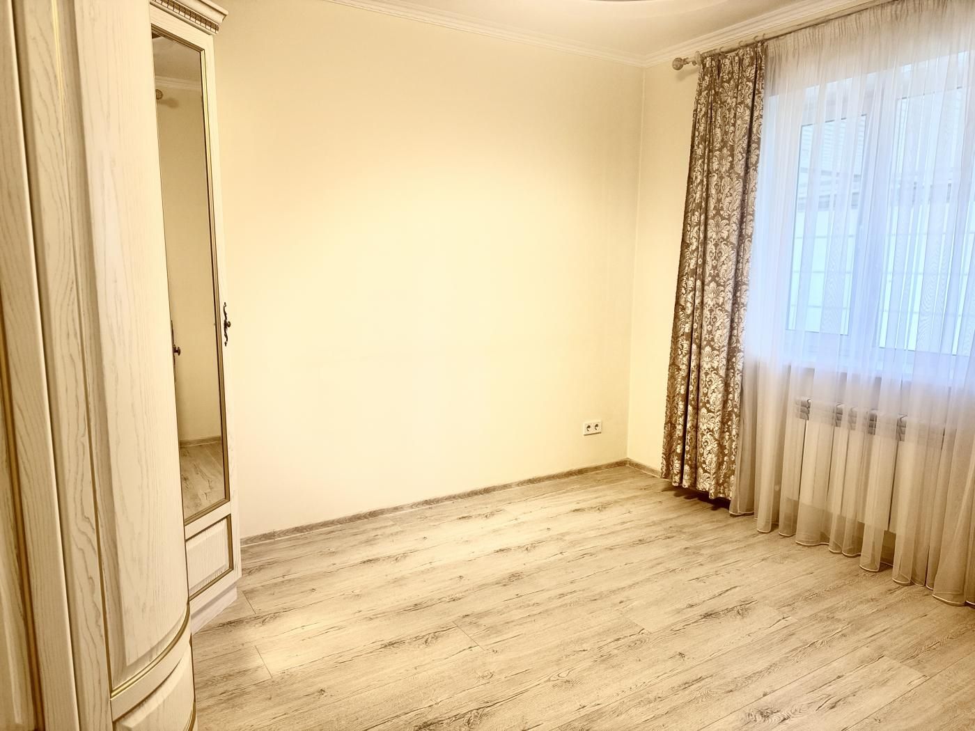 Дуже гарний Дуплекс в Центрі Бучі, Сертифікат