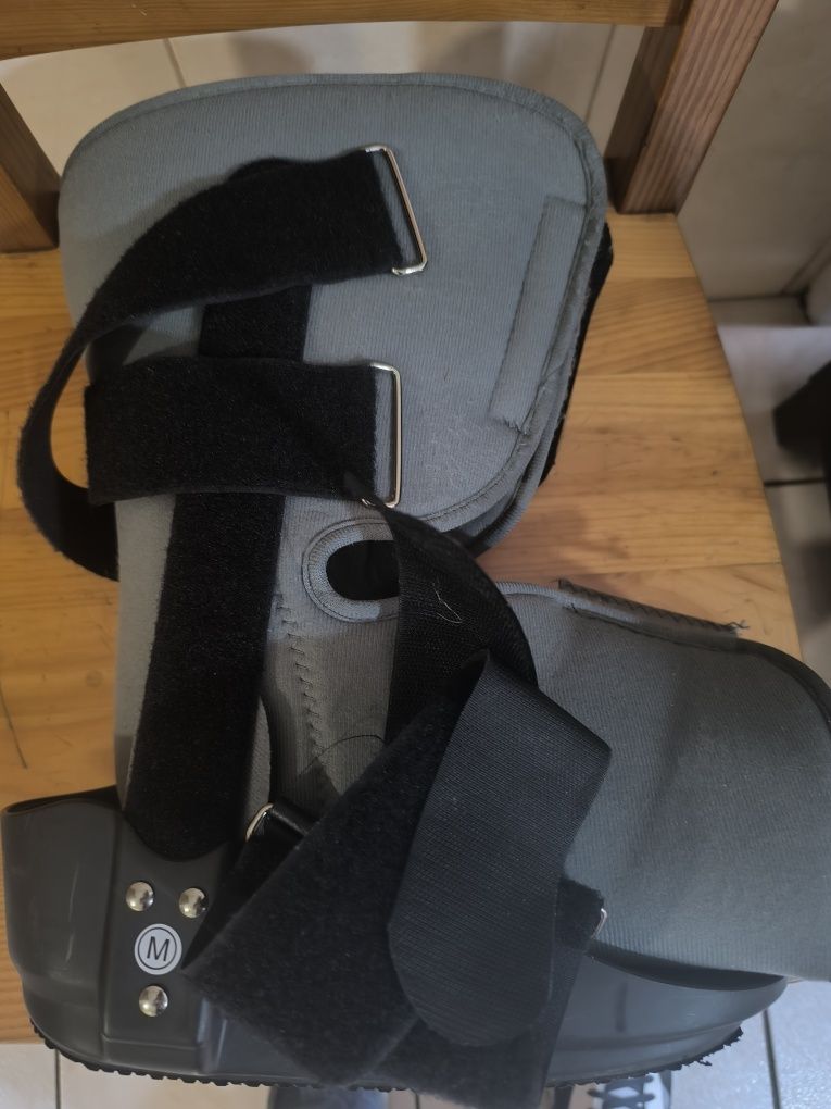 Bota ortopédica.